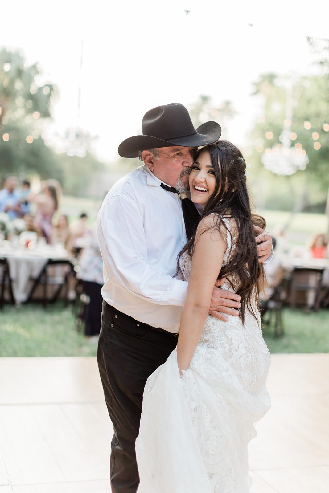 First Dance, lace vintage dress, texas wedding, Anna Kay Photography, Wedding Photographer