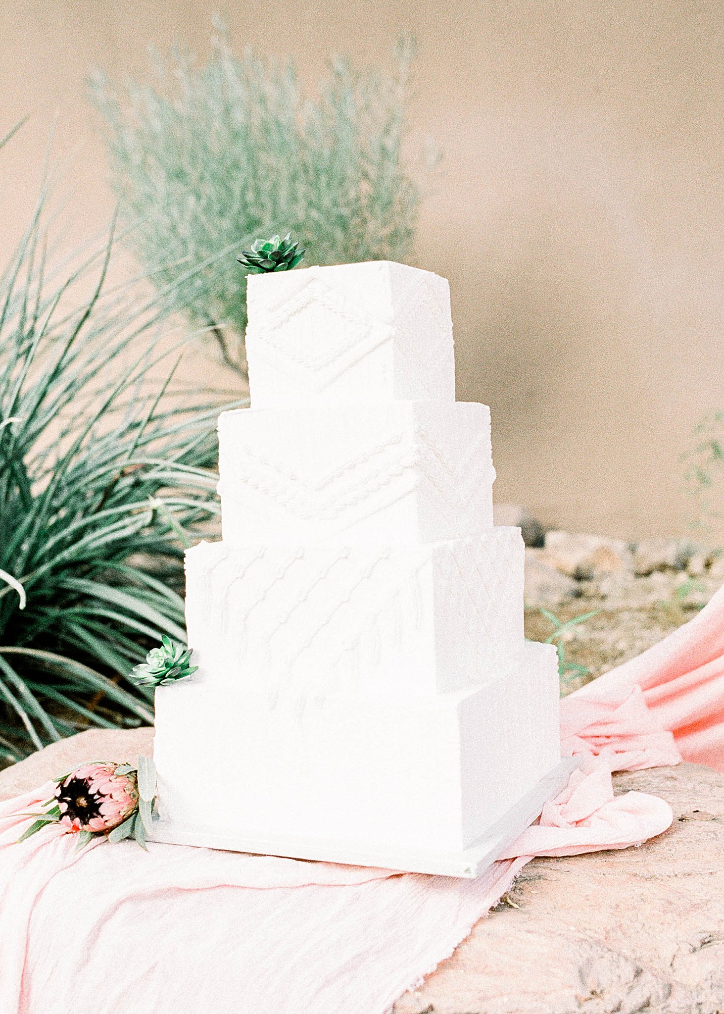 Desert Bridal Session, Phoenix at The Buttes, Geo Wedding Cake