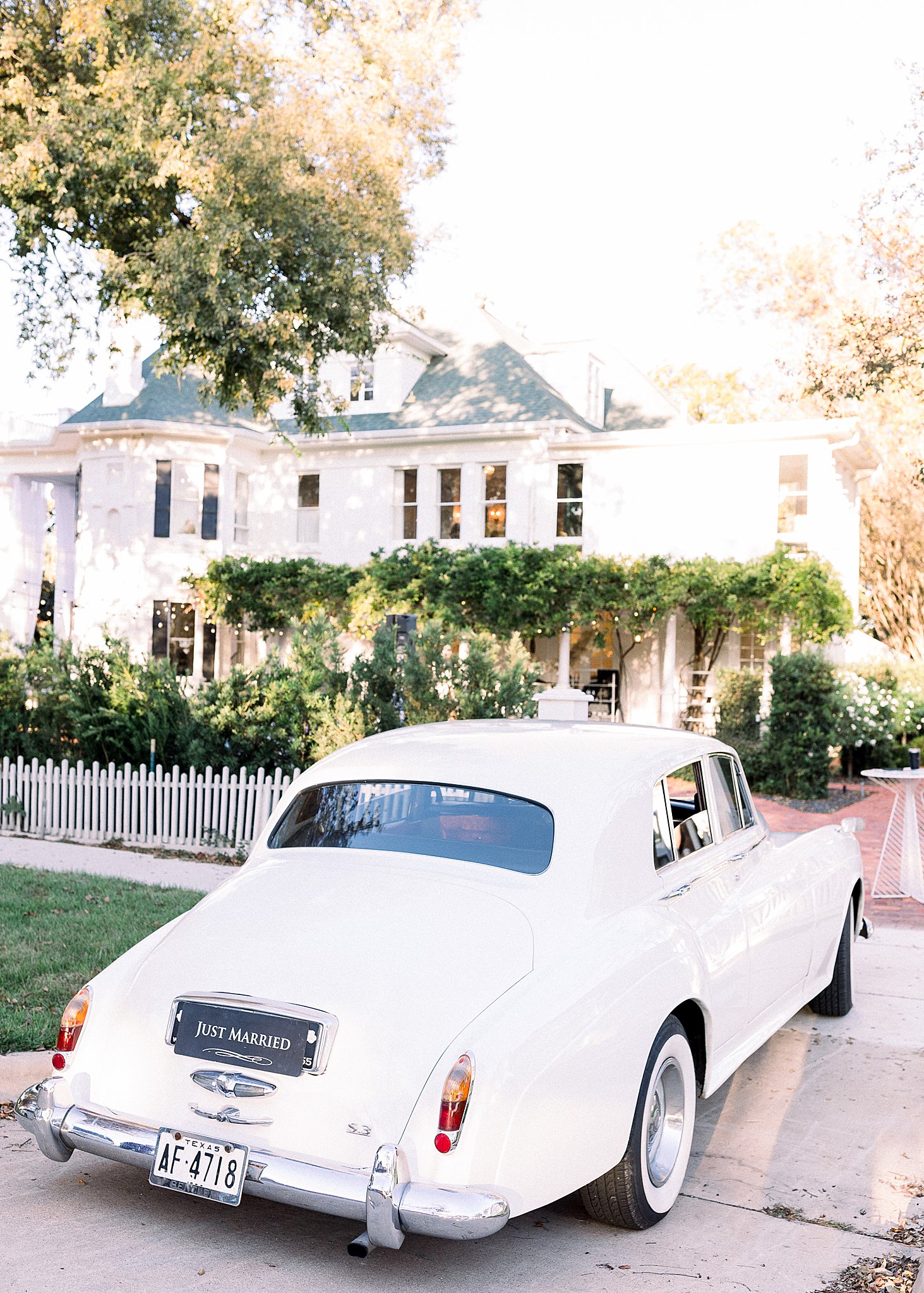 Getaway Car at Austin Wedding, Anna Kay Photography, Woodbine Mansion Wedding