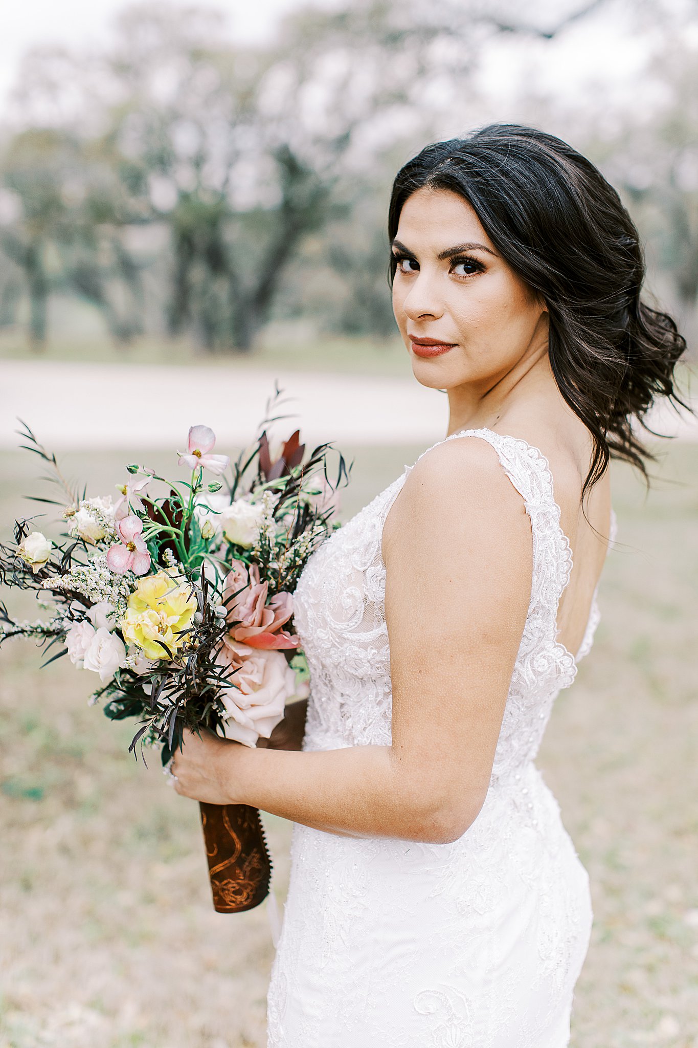 Gorgeous Fall wedding bridal shot inspiration, Texas wedding photographer