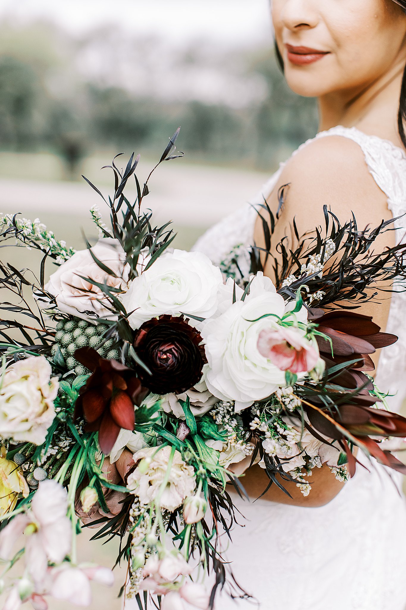 fall tones, bridal bouquet, burgundy and white